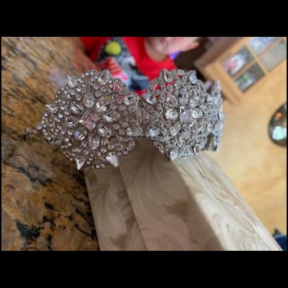 bridal headpiece. main image 4